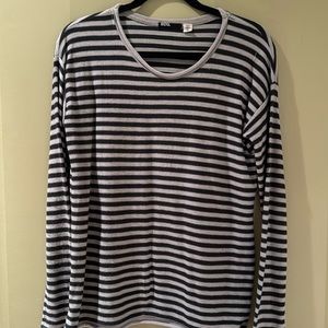 BDG knit top gray and black size xs